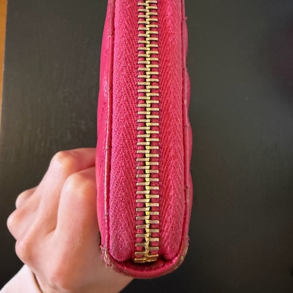 Yves Saint Laurent Grain De Poudre Matelasse Chevron Monogram Zip Around Wallet - Picture 6 of 8